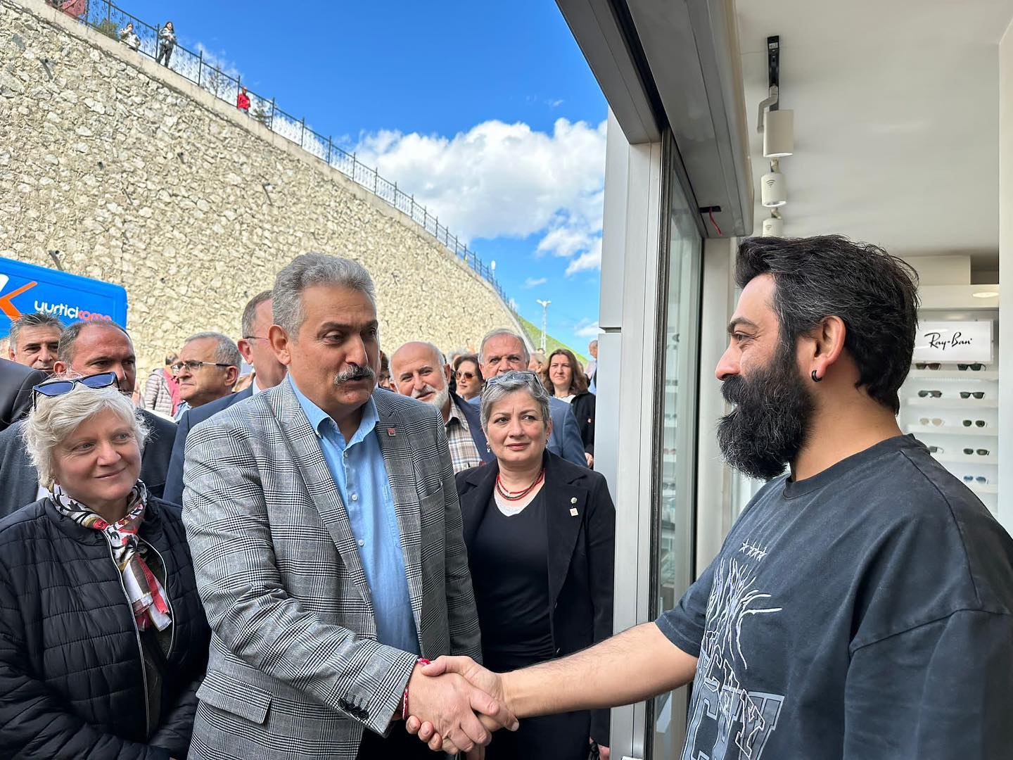 CHP ARTVİN MİLLETVEKİLİ ADAYI KURDOĞLUNDAN ESNAFA DESTEK SÖZÜ