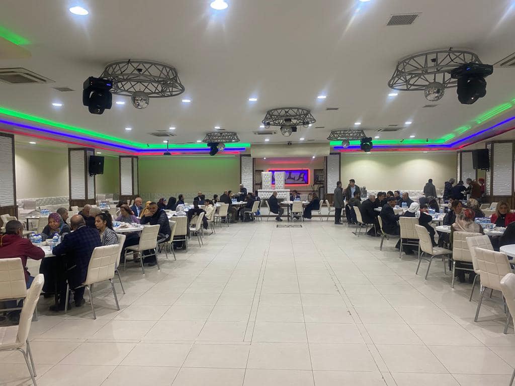 Kemalpaşa’da Depremzedeler İçin İftar Yemeği Verildi