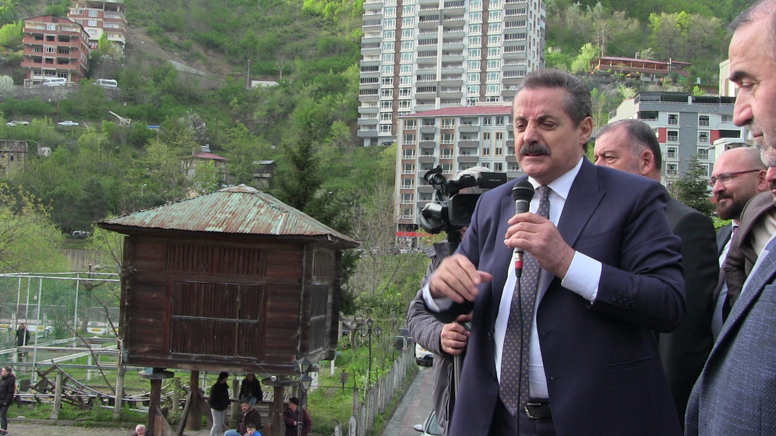 Faruk Çelik, Borçka’da Sert Konuştu