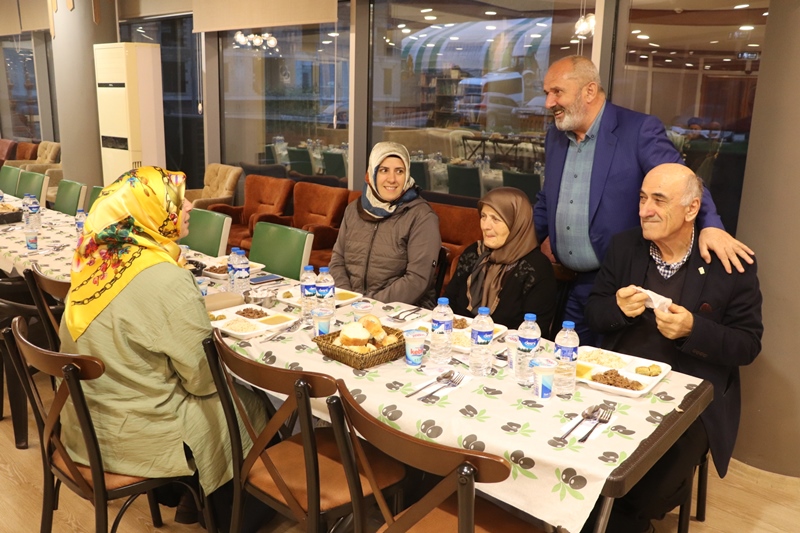 RAMAZAN AYININ SON İFTAR YEMEĞİNDE ŞEHİT AİLELERİ VE GAZİLER İLE BULUŞULDU